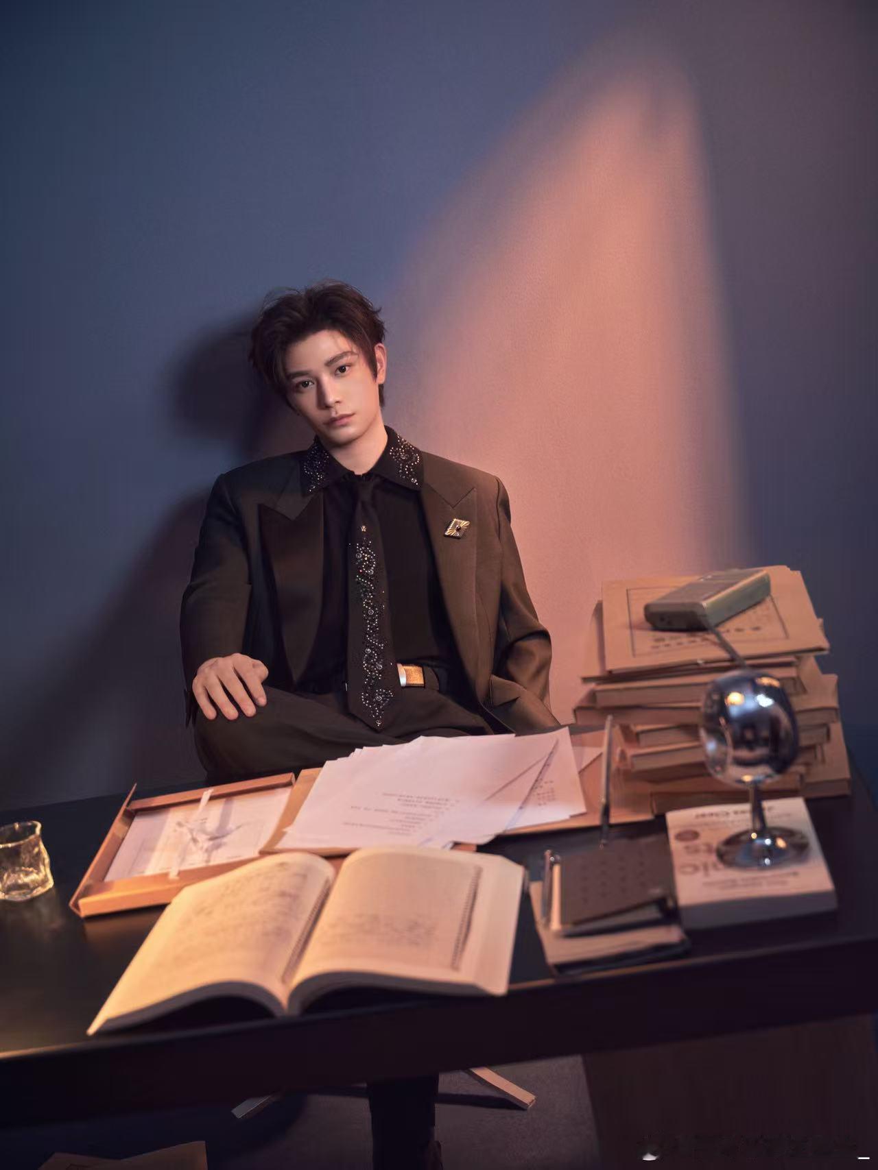 丁禹兮入场好帅 就……就走进来一下下，我脑子已经自动播放BGM了。丁禹兮你做个人