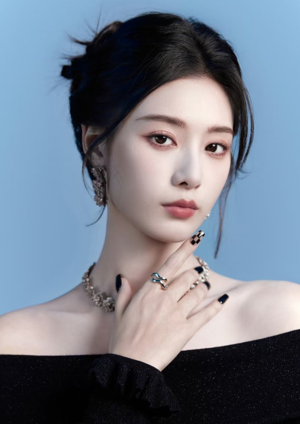 徐艺洋，气质美图[送花花][送花花] ​​​