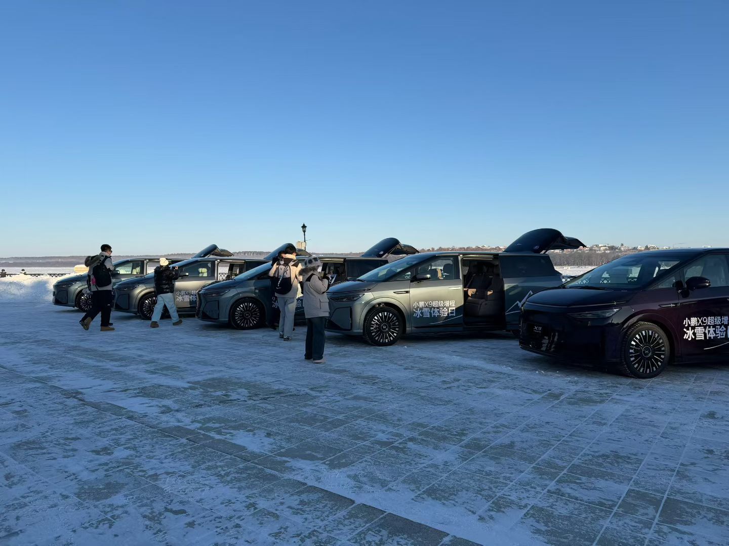 小鹏x9超级增程冰雪体验日小鹏X9增程会成为30万价位的MPV车型顶流，北方市场
