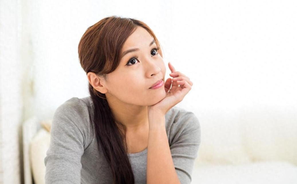 女人老没老，年龄说了不算，关键看有没有这6个表现！请对号入座

天天盯着眼角的细