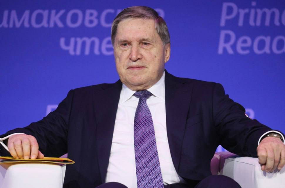 普京的顾问尤里·乌沙科夫表示：“我们呼吁美国在领土问题上对乌克兰施加影响，华盛顿