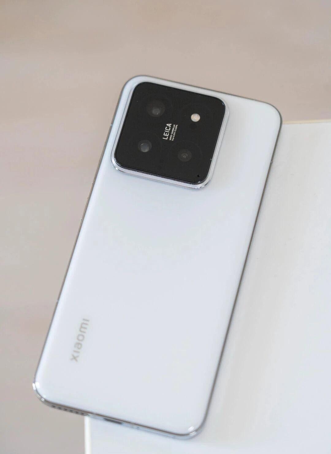 小米14标准版上手真实体验：诚意很足，真小屏旗舰小编上一篇笔记聊了小米14 Pr