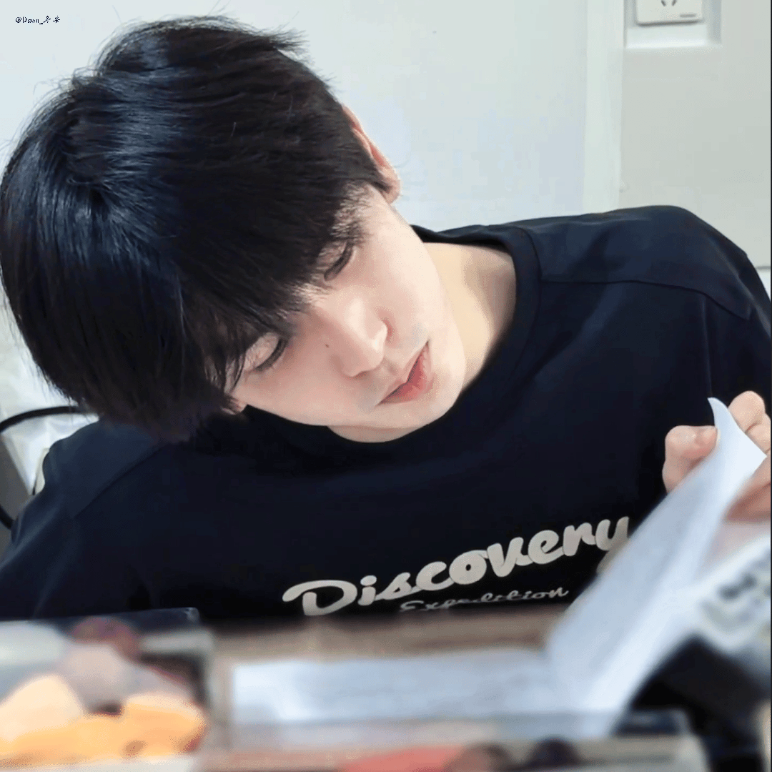 💤张凌赫 ​​​
