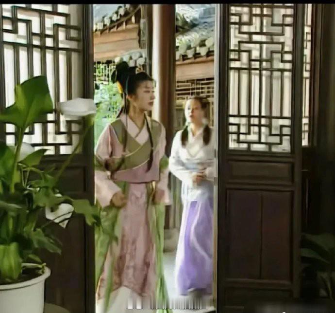 以前的李玉湖真的好薄一片，现在感觉故意在坳她是武馆家女儿的豪迈人设，巴不得大家发