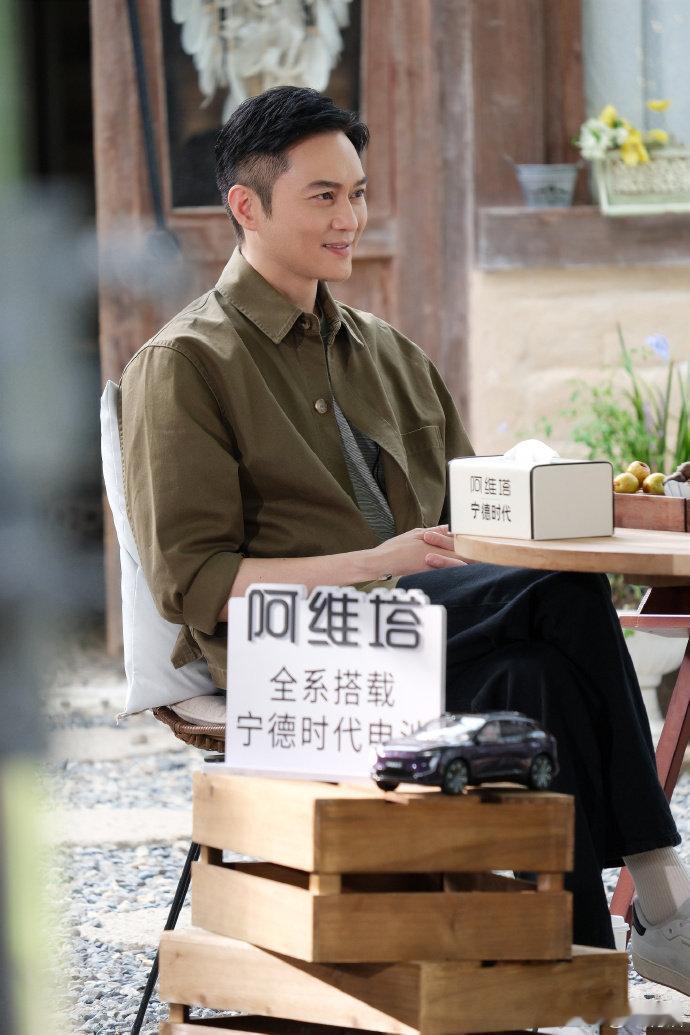 张智霖[超话]张智霖说叶童是顶级演员救命！张智霖说叶童演戏 “特别自在”，还盖章