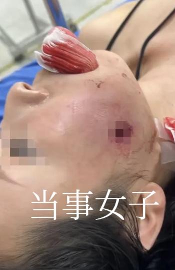 万万没想到！泰国普吉岛，中国女游客和女儿开开心心出国旅游，本想拍几张美照留作纪念