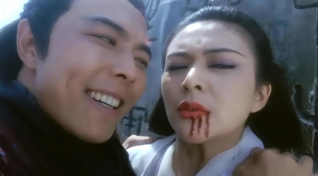 从1993年，港片开始逐渐走向没落，其中首当其冲的题材，很意外是港片最拿得出手武