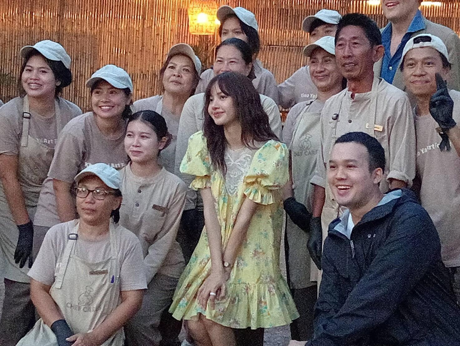 LISA🔥LISA亚女一 260720 🇹🇭偶遇LALISA相关图片多则 