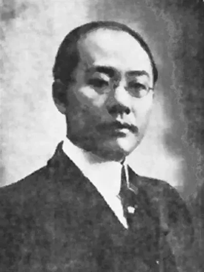 杨永泰的横死，从不是意外，而是谋士越位干权臣之事的必然结局。千年之前许攸的悲剧，