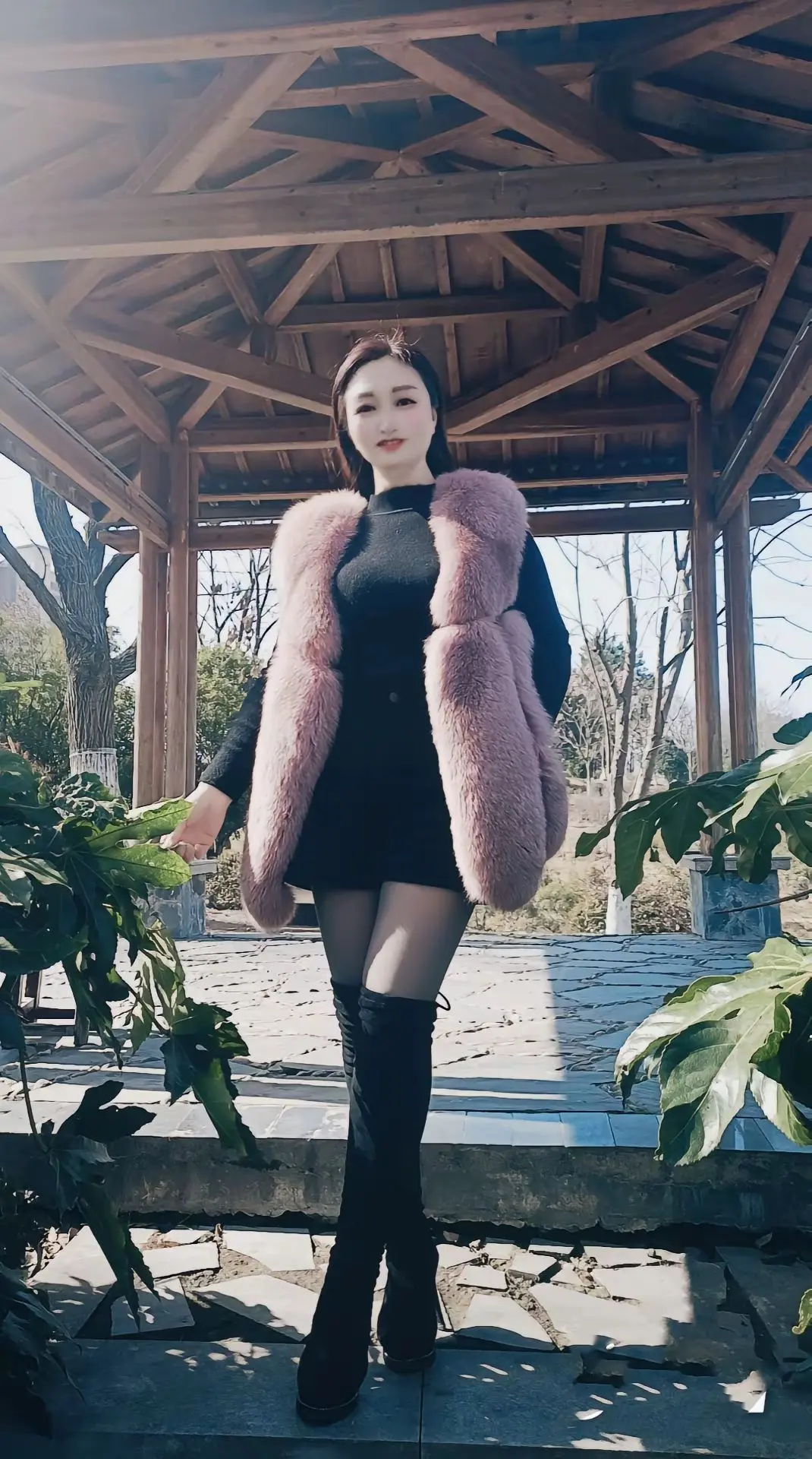 幸福不是拥有多少，而是珍惜眼前的一切。