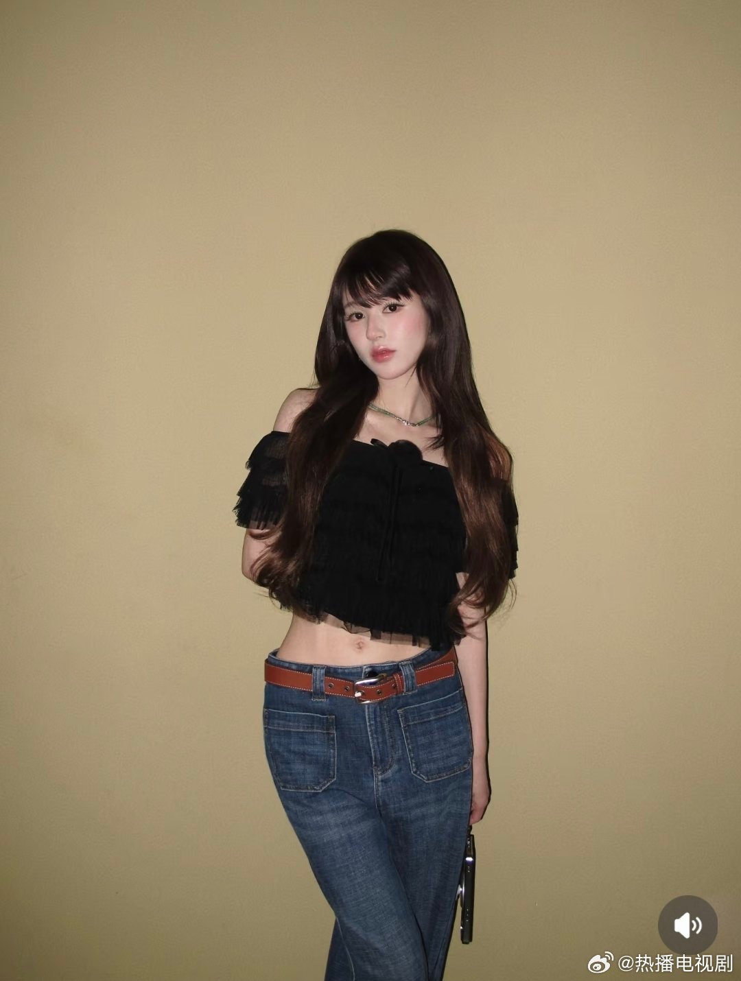 状态超棒的一组随拍，温柔和甜辣都能驾驭，露思的可塑性也太强了～ 
