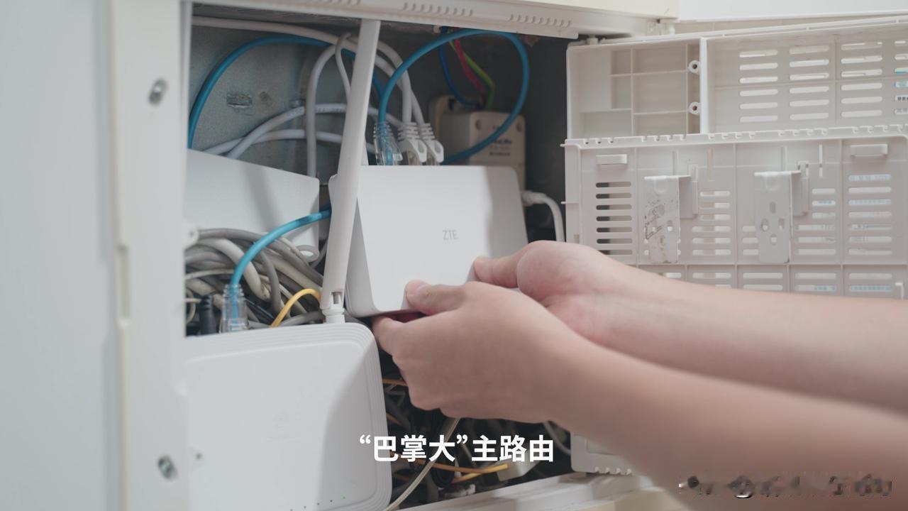 特别是星云·晴天PoE套装，用上自研芯片和爬山虎天线，信号覆盖又稳又广。主路由小