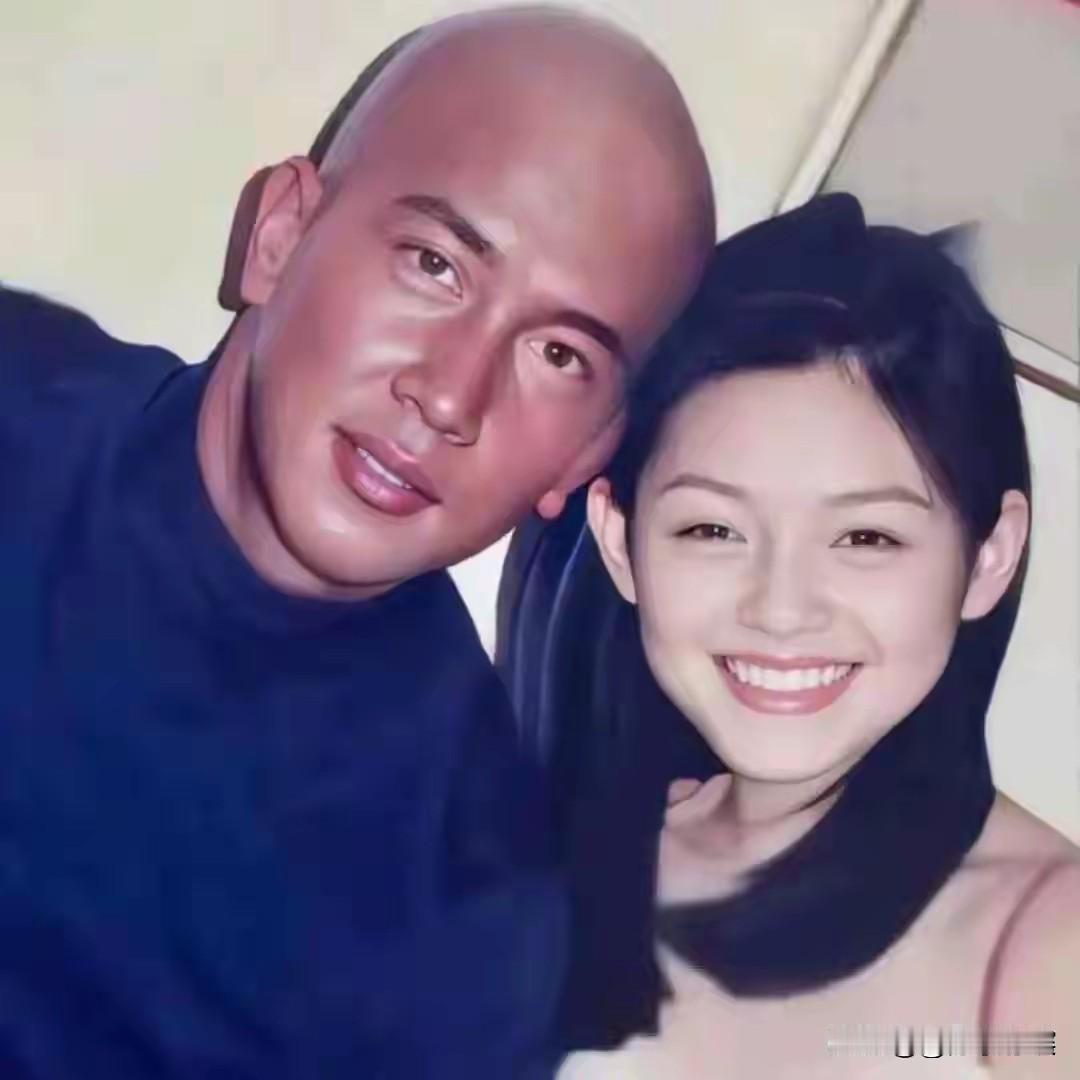 在爱的面前，无论男人还是女人，都会傻白一段时间，认不清自己，看不透真实，爱的若即