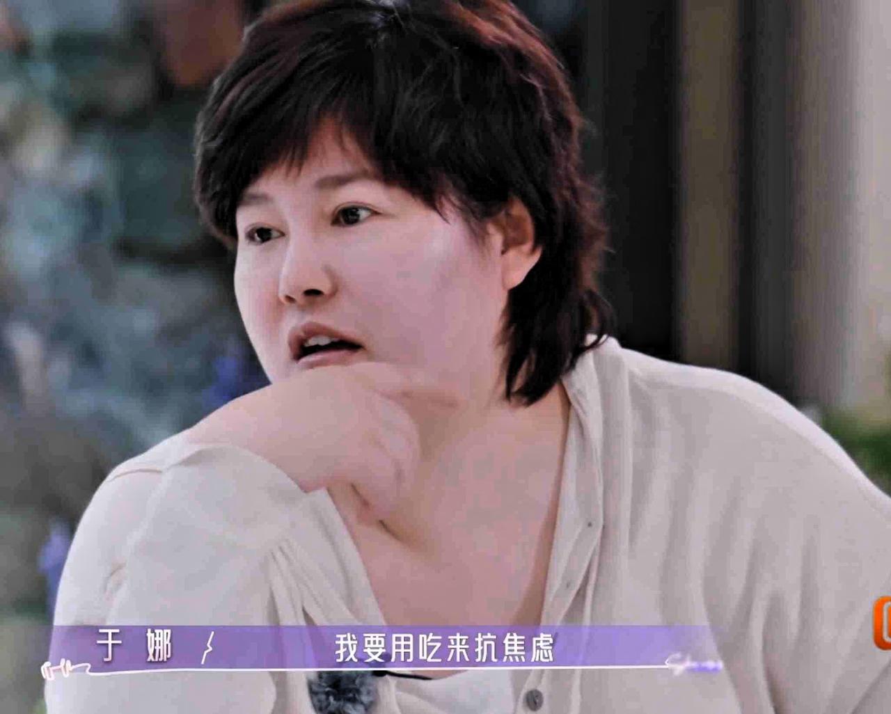 胖瘦都是人家自己的事，真没必要指指点点。作为歌手，歌唱得好听才是硬道理。外在模样