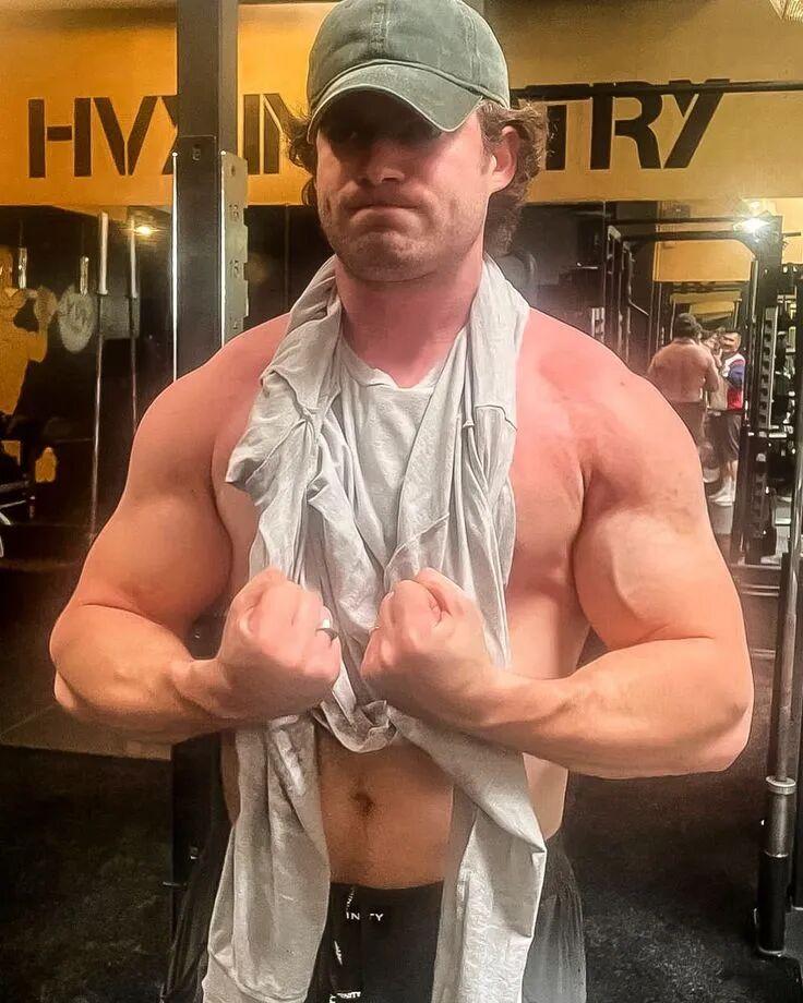 David Corenswet 为《超人》角色增重了36斤，整个人都变了。
他之