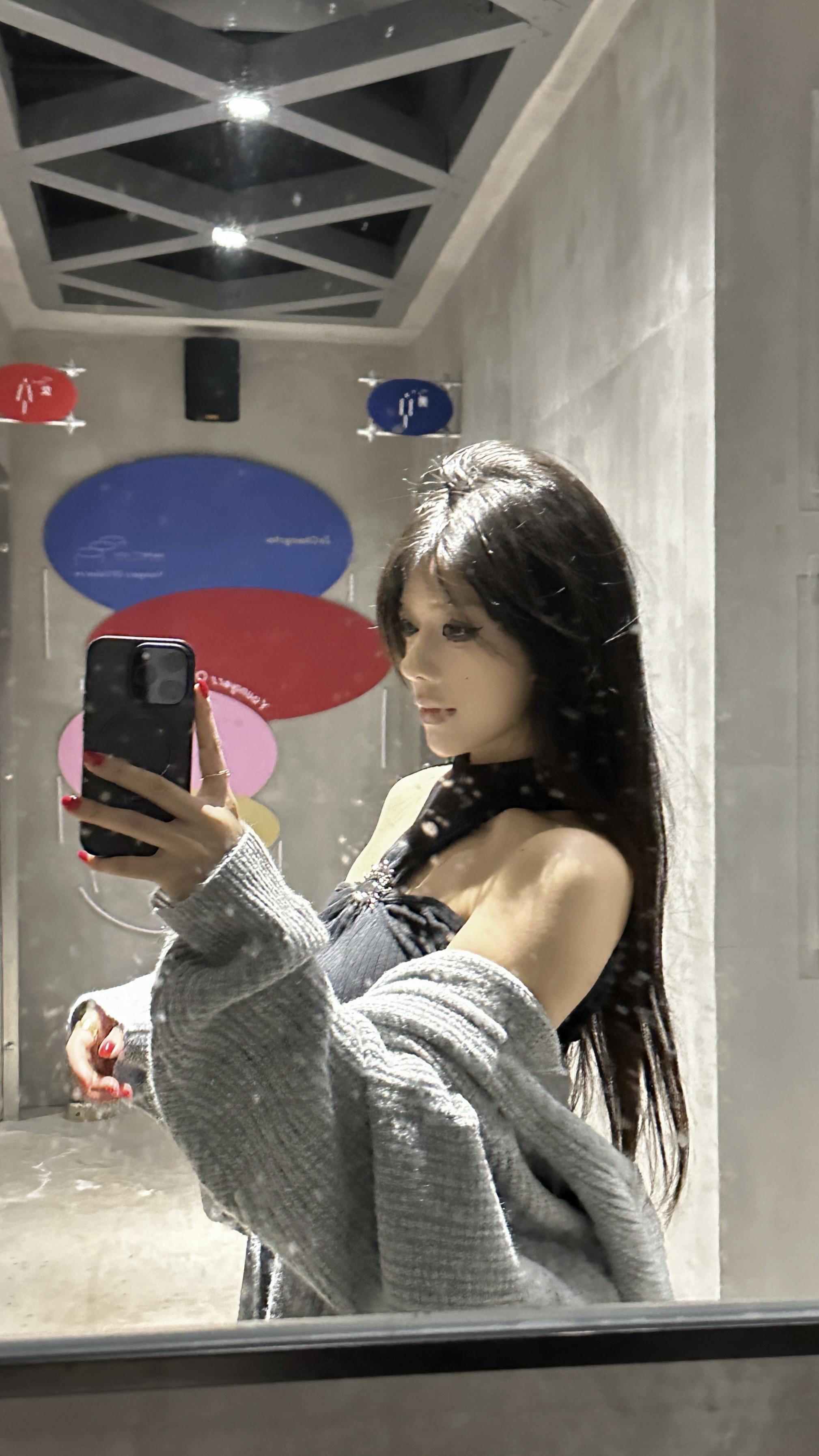 只怕幸福眼看完整 我的心却早已冰冷