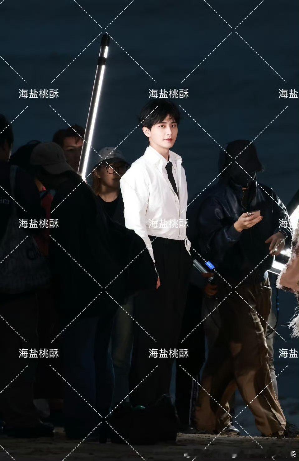 完了感觉何与长得还不如这个 