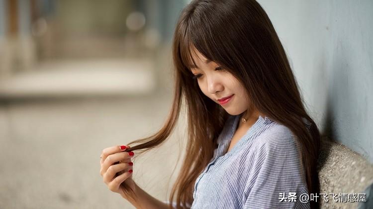 出轨的女人，多半和这些熟人有关：
1、同事：朝夕相处，打情骂俏，就会滋生依赖；