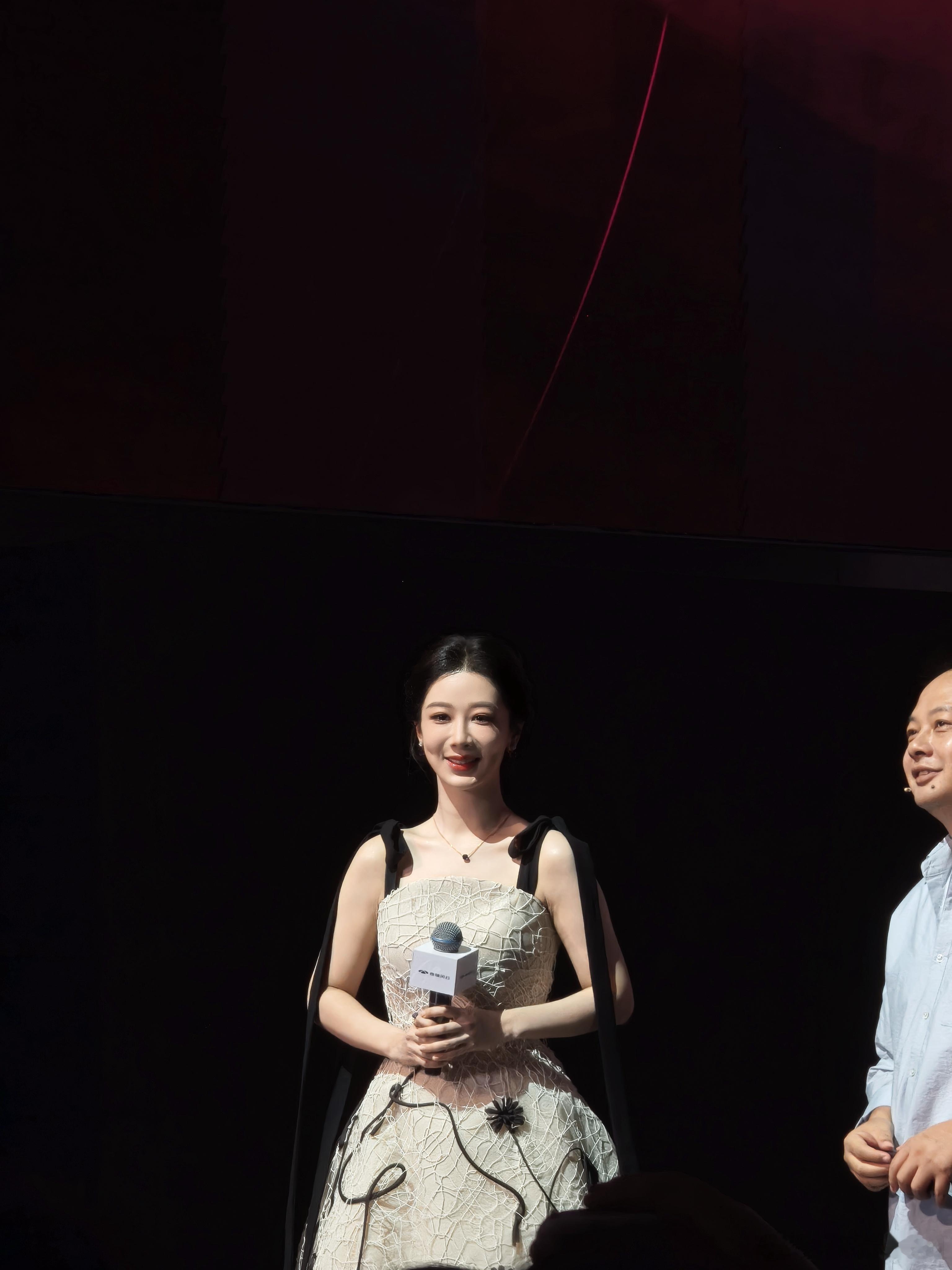 杨紫本人也太瘦了吧！再也不相信网上的图了奇瑞确实太会选代言人了奇瑞开了一场科技美