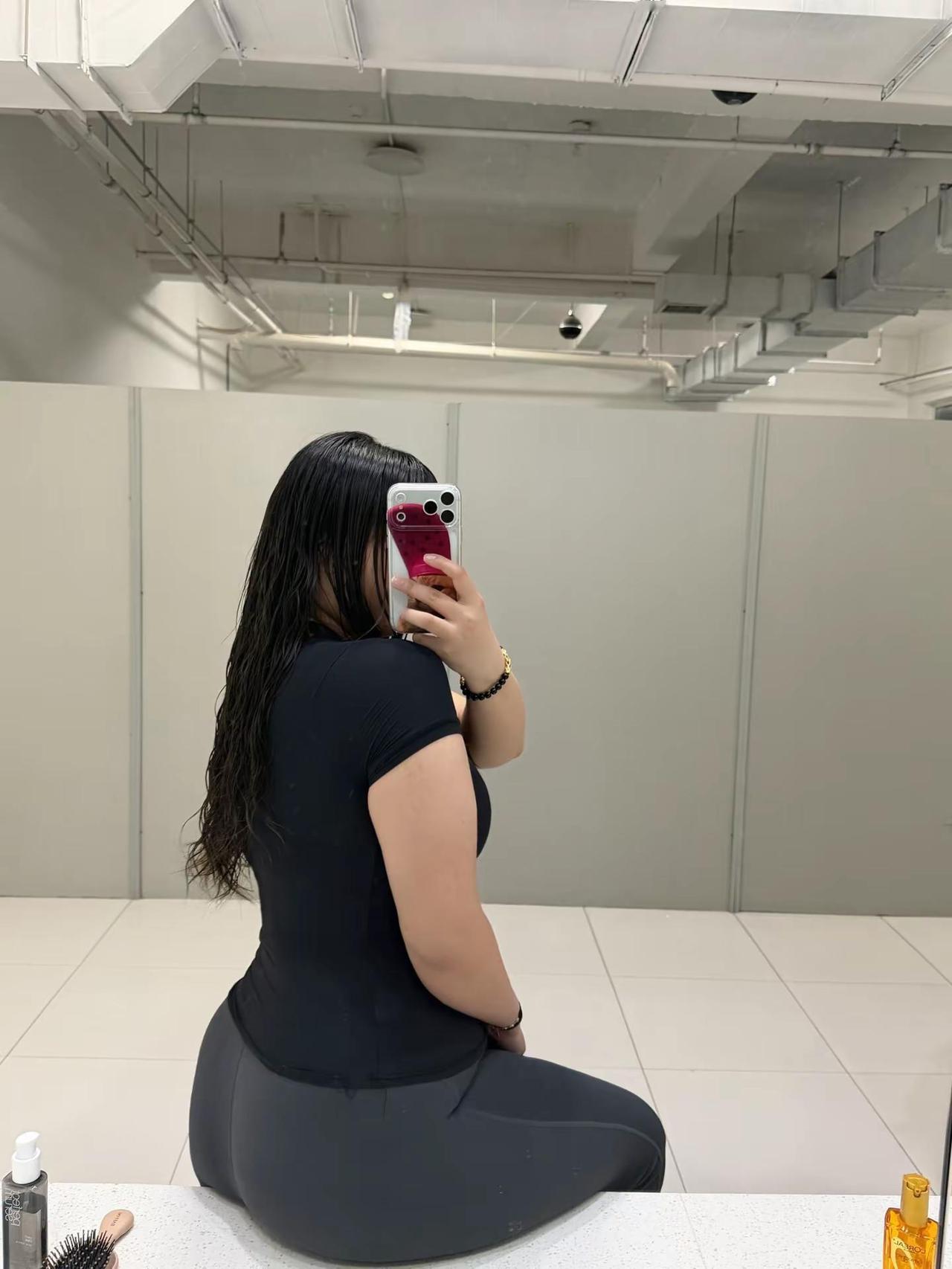 劣质的香水是没有后调的 人也是
