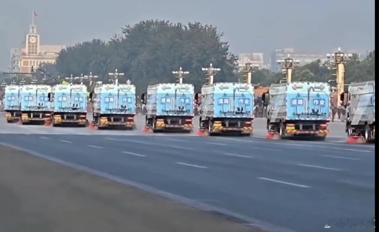 比亚迪居然是唯一参与了阅兵活动的新能源车企，这也是贡献了一分绵薄之力！ ​​​