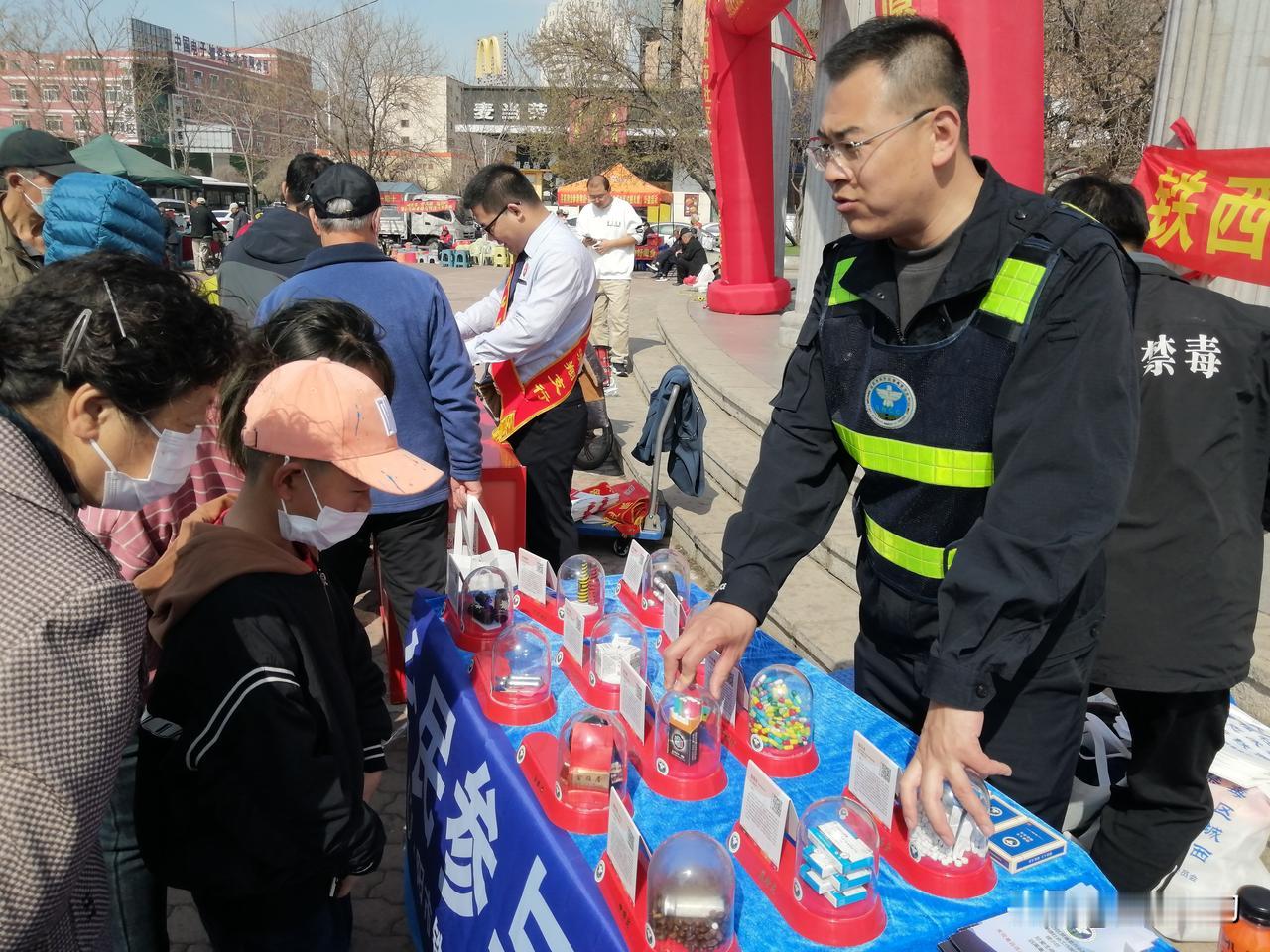 四月花开铲毒季，禁毒志愿同行时

春天是万物复苏的季节，2024年4月22日，在