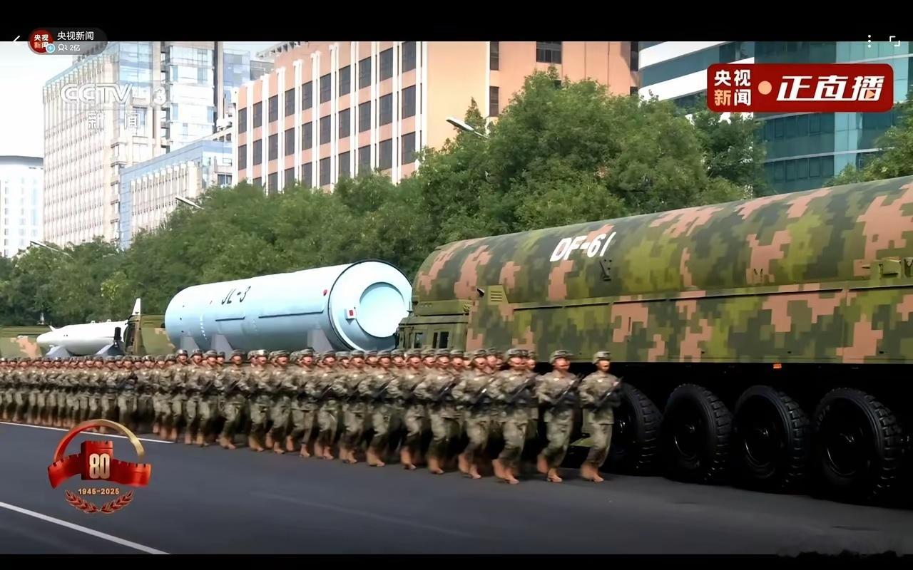 东风61大国杀器，东风61！出镜三次，就是没有解说，原因大家都懂的。这是什么压箱