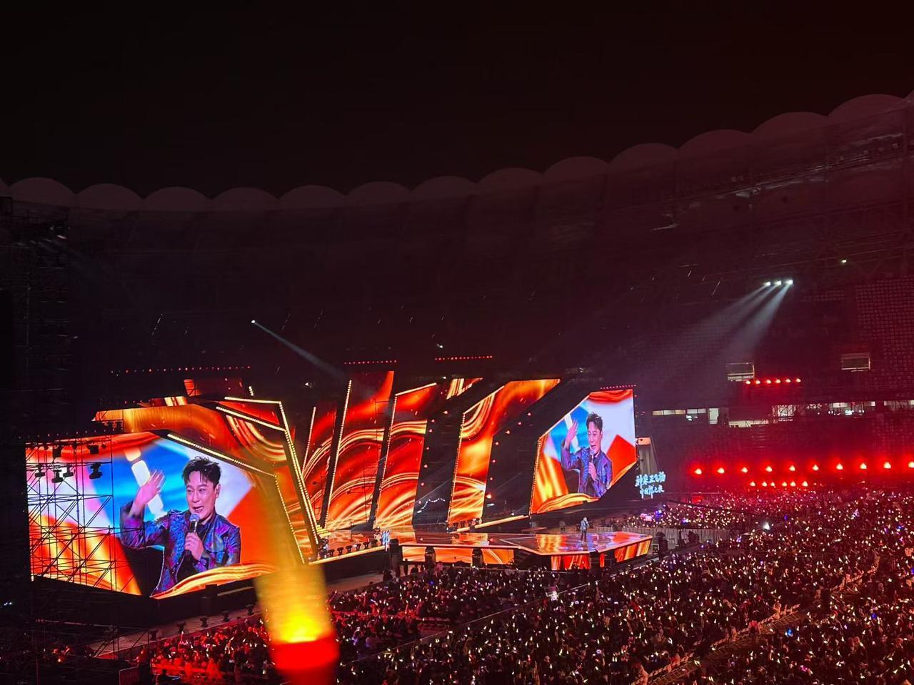 冬至襄阳嗨翻了！“神采正飞扬·中国郎之夜”演唱会现场直击，谁的DNA动了？
 