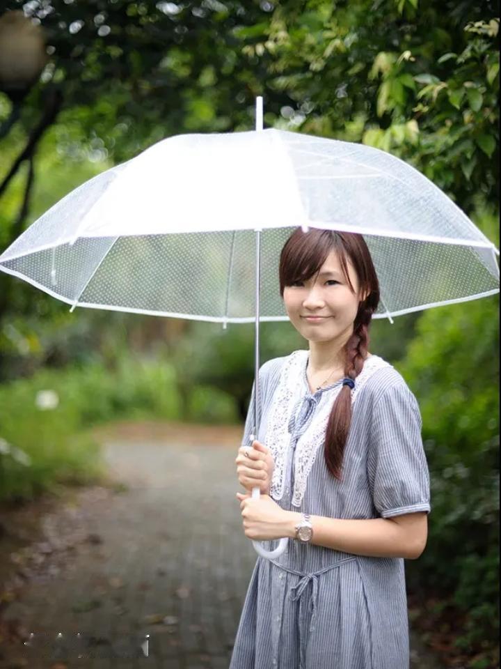 5月18日，大临沂喜降中雨，带着春雨的柔绵，果树吸足了水分，根基卯足了劲。
常言