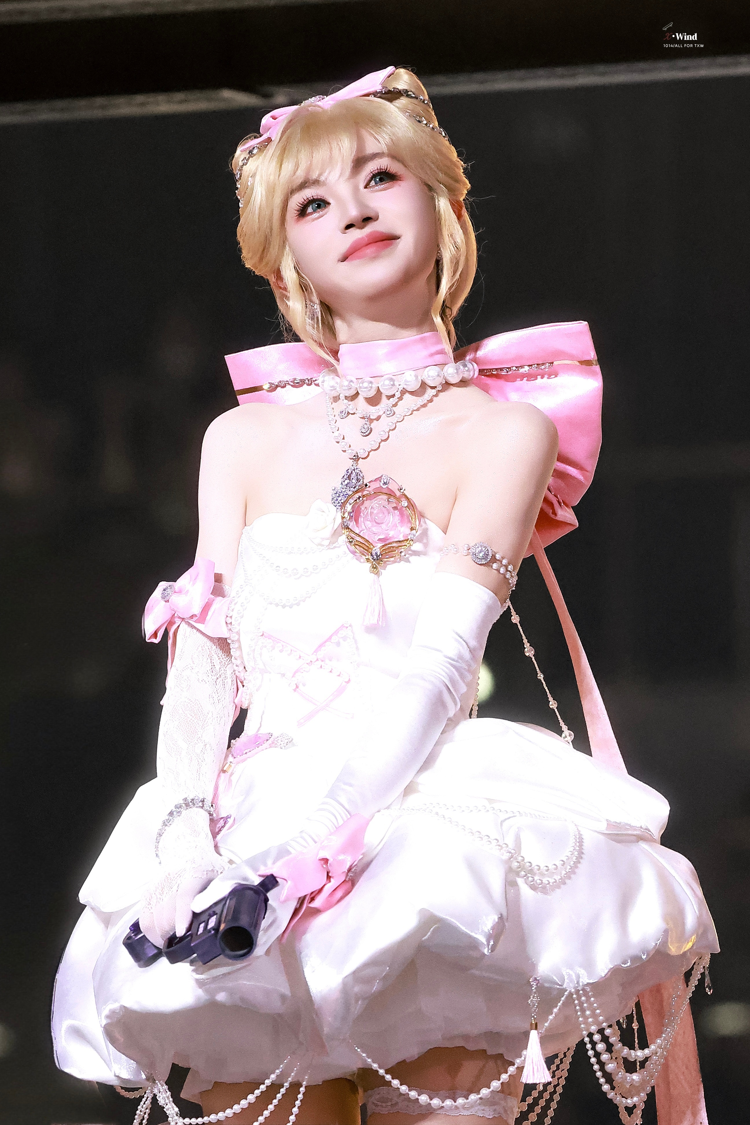 田曦薇向我扔来一捧花田曦薇刺激之夜饭拍📷 ​​​