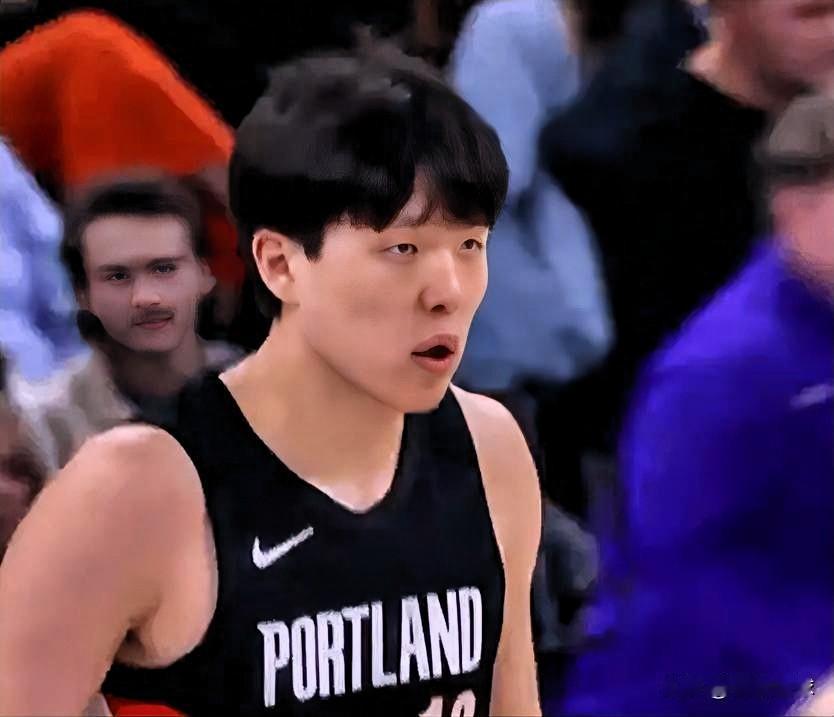 随着罗威即将回归，杨瀚森的处境越来越艰难了，本来不多的出场时间，将会被进一步压缩