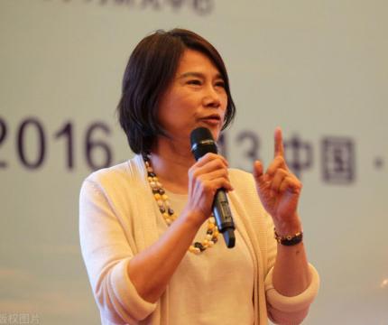 1991年，董明珠上门讨要42万货款，经销商却说：“再发50万的货，卖完一起结！