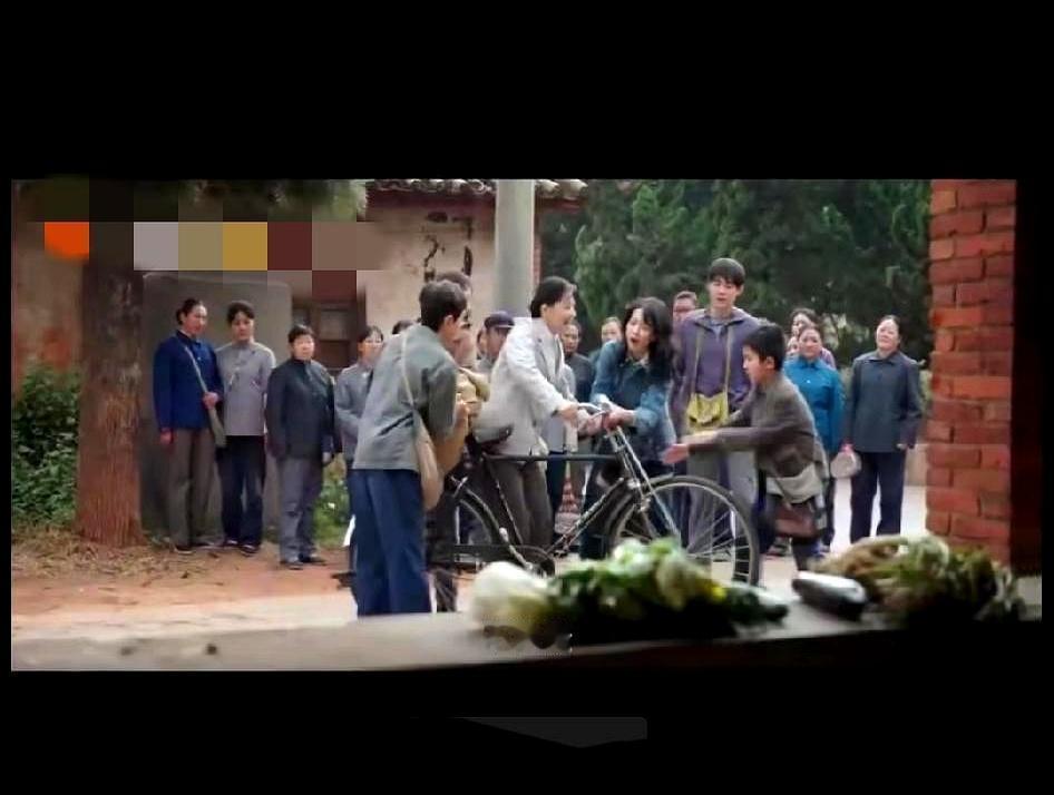 重组家庭的核心矛盾，从来不是后妈好不好。
 
庄好好的激烈反对，本质是怕失势。