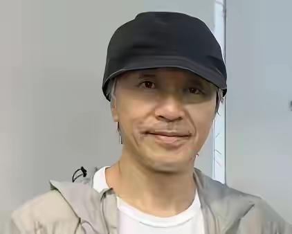 周星驰迟迟未婚，背后并非执念朱茵
 
提起周星驰，很多人下意识觉得，他终身未婚，