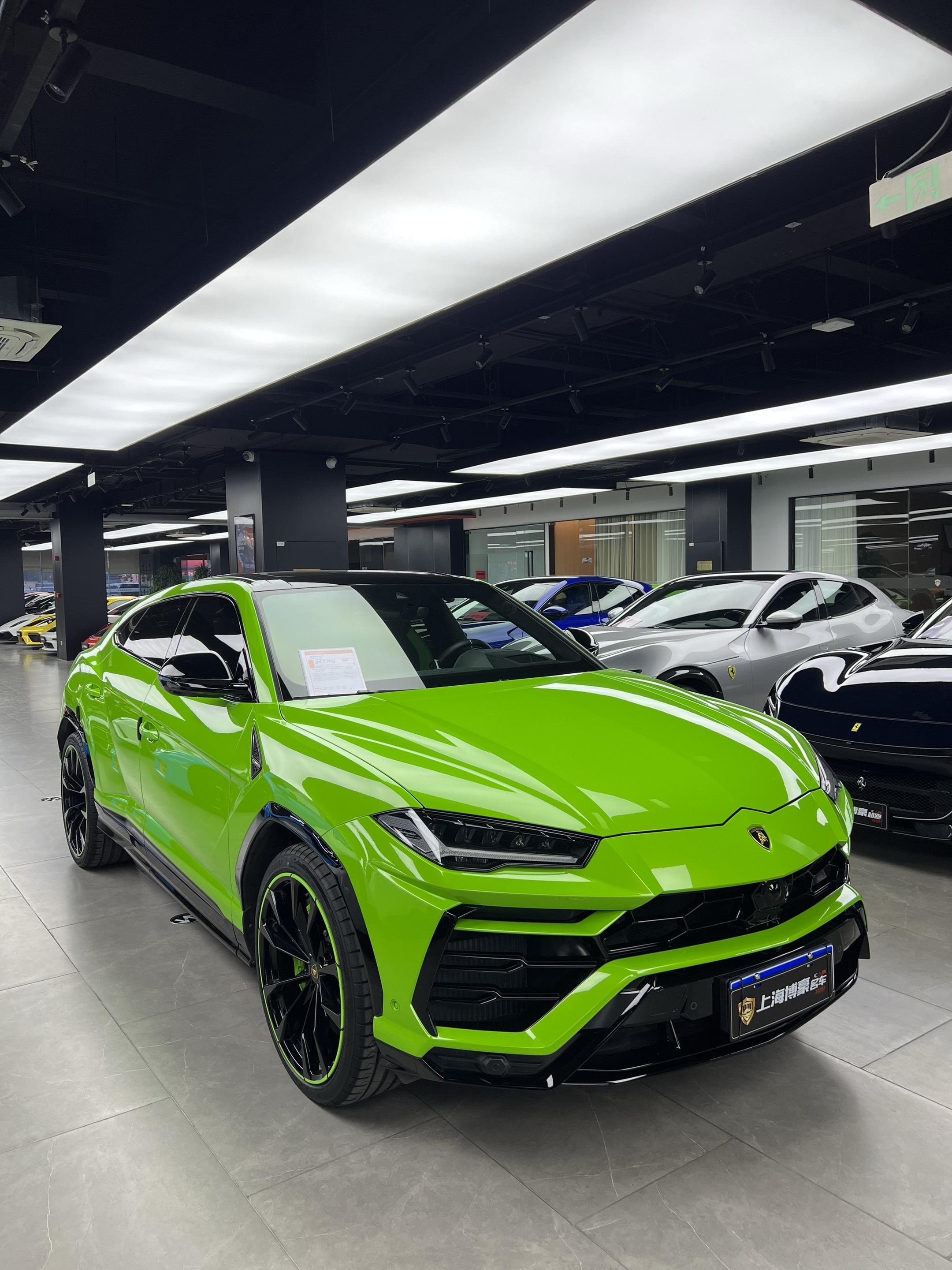 💚🖤珍珠胶囊版兰博基尼URUS.URUS天花板配置车型 三层珍珠漆 拉满