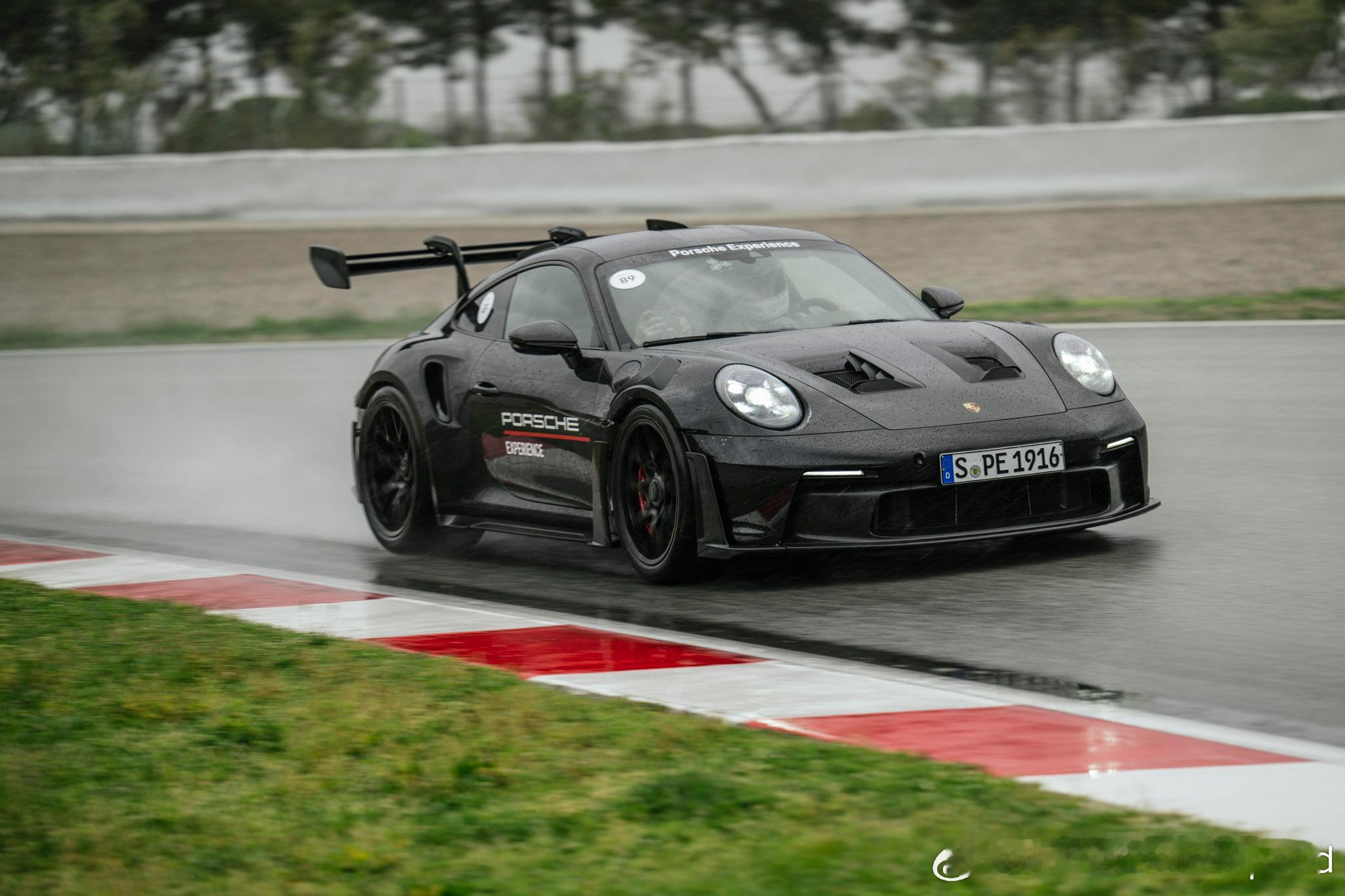 年头早早预定了992 GT3 RS和991.2 GT3 R试驾，国内600w+命