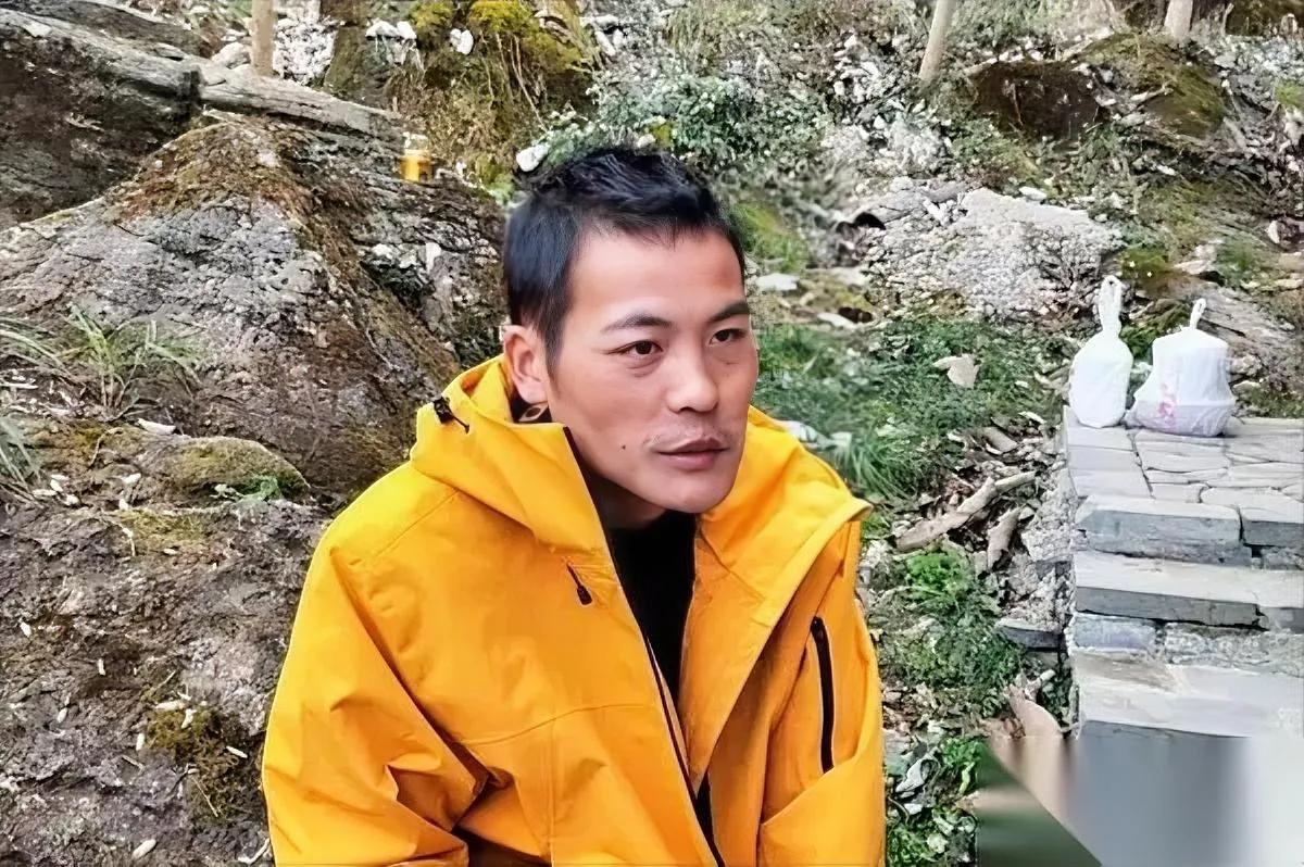 刀疤哥退赛！背后原因曝光…

咱就是说，荒野求生挑战赛咋总出状况？继“老中医”违