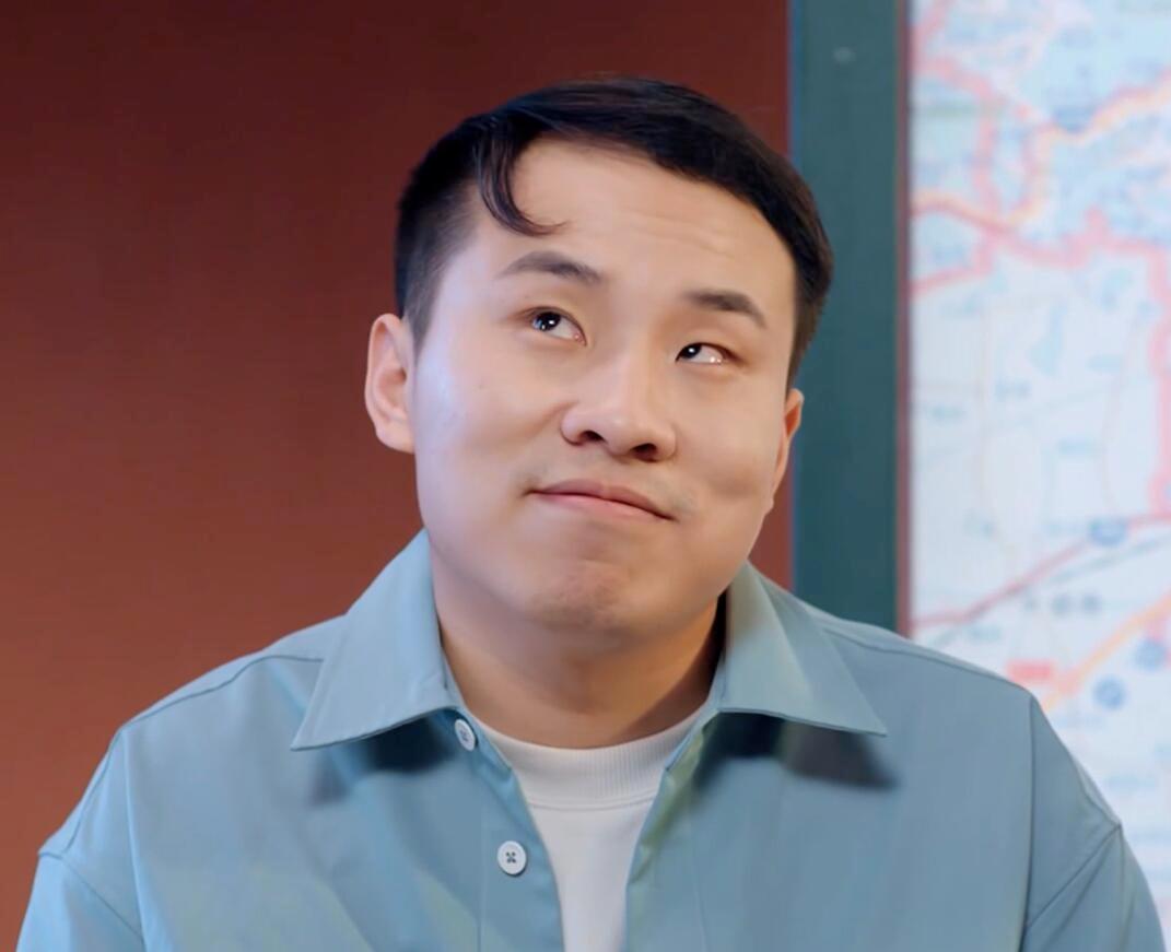 徐志胜听见脱口秀大王敏感了何广智一句话徐志胜不舒服了听到脱口秀大王称呼，徐志胜瞬