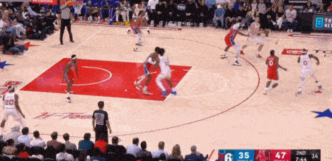 火箭 VS 76人，申京又是显眼包
全场14中4怒砍8分12板4助3失误！
用几