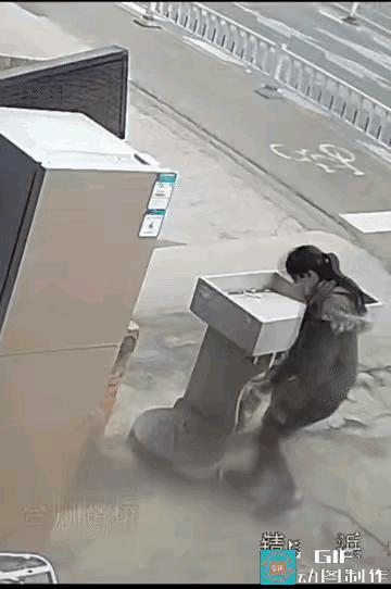 没看懂，女子到底想干什么，从容淡定，发生了那么多事，好像什么也没发生一样，看得我