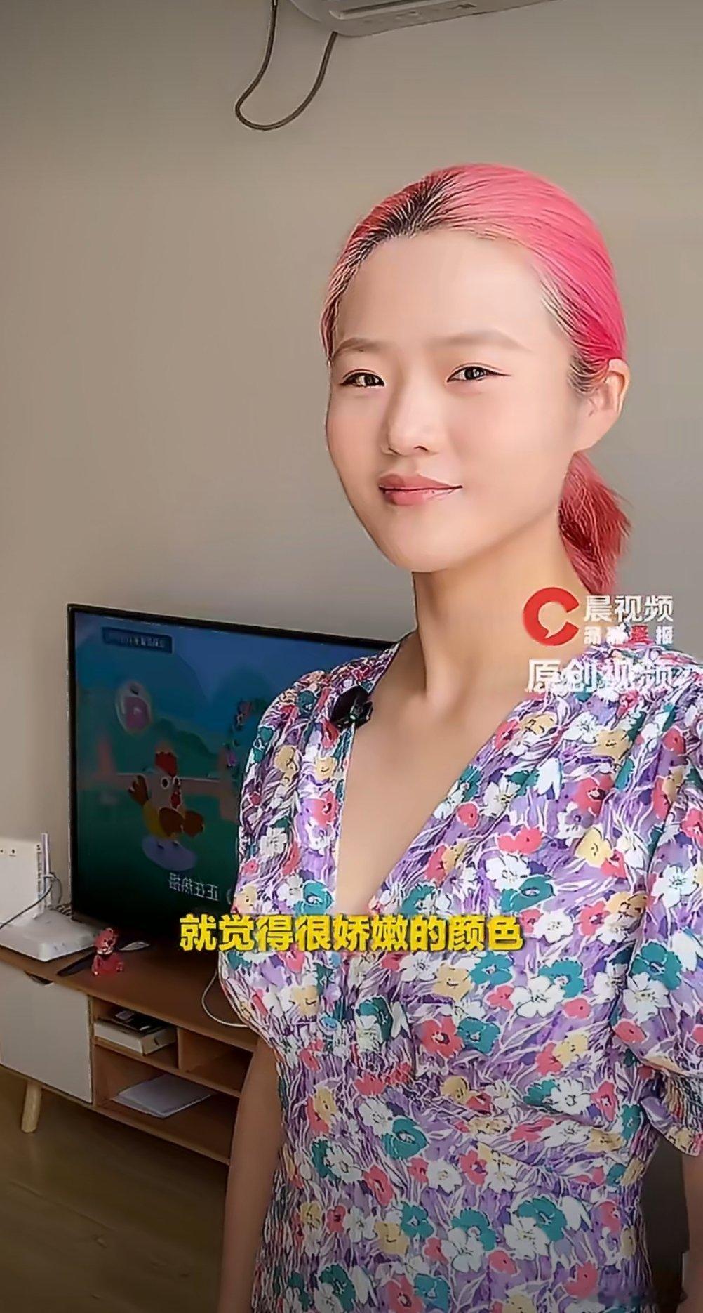 女子童年遭继父长达8年性侵害看到这个新闻真的心里一沉。9岁啊，那时候的孩子连"发