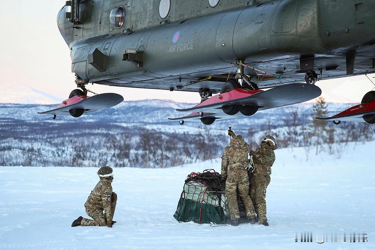 🔴钟表行动Operation Clockwork🔴英军突击直升机部队赴北极开