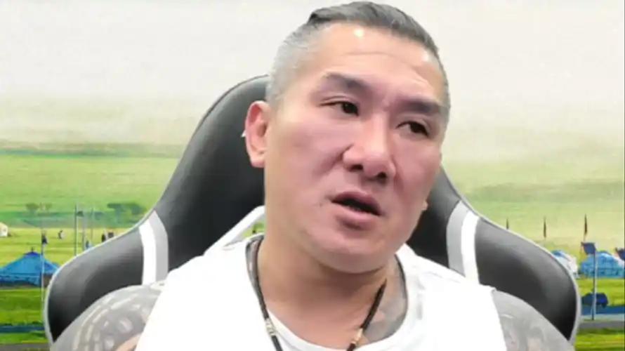 台湾网红馆长竟然因为没钱，称不来大陆搞自由行了。
 
馆长过去几次大陆直播，热度