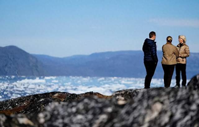 冯德莱恩登上格陵兰岛，10个国家、400人大军，能不能挡住特朗普