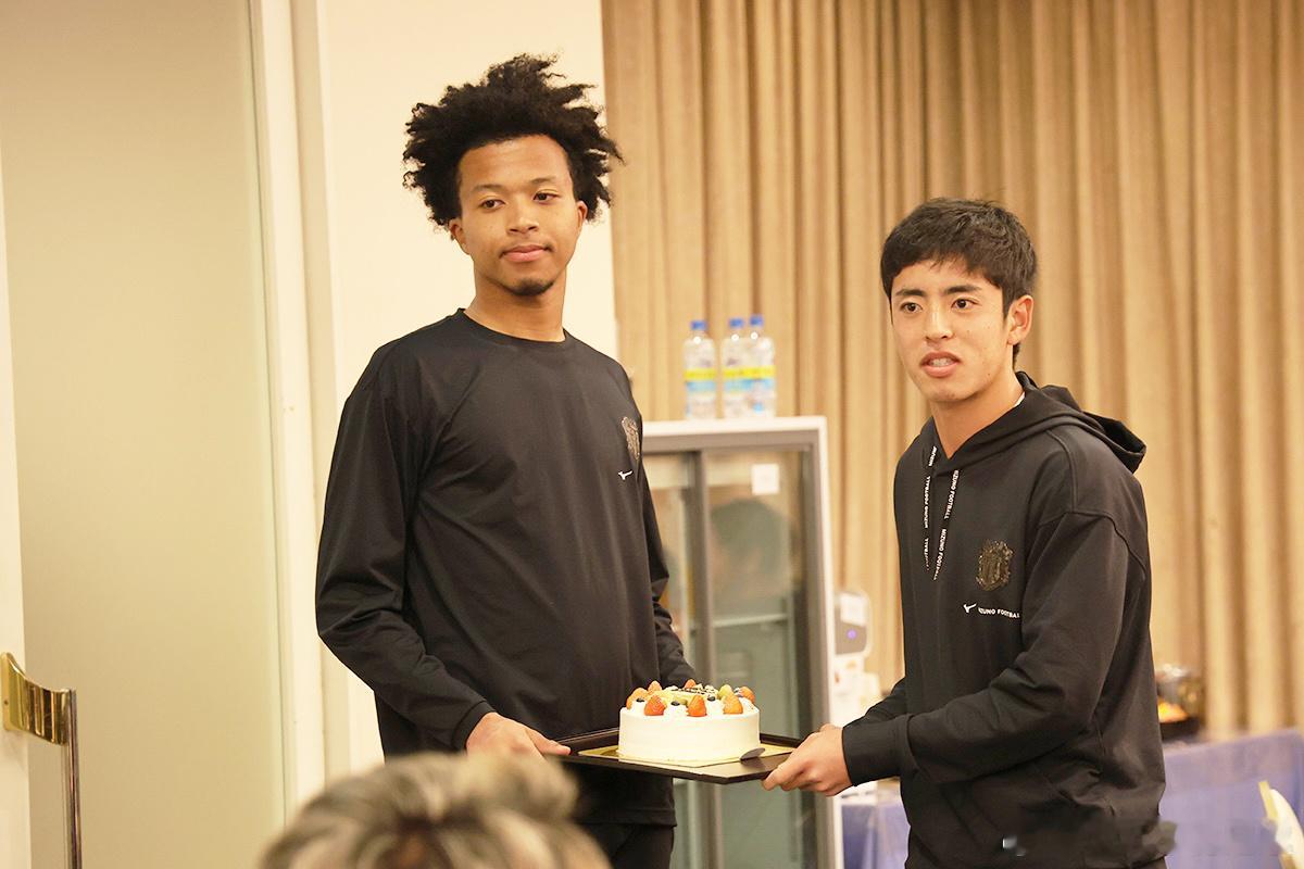 u23日本代表 大阪樱花球员庆祝石渡ネルソン 選手、 横山夢樹選手夺得u23亚洲