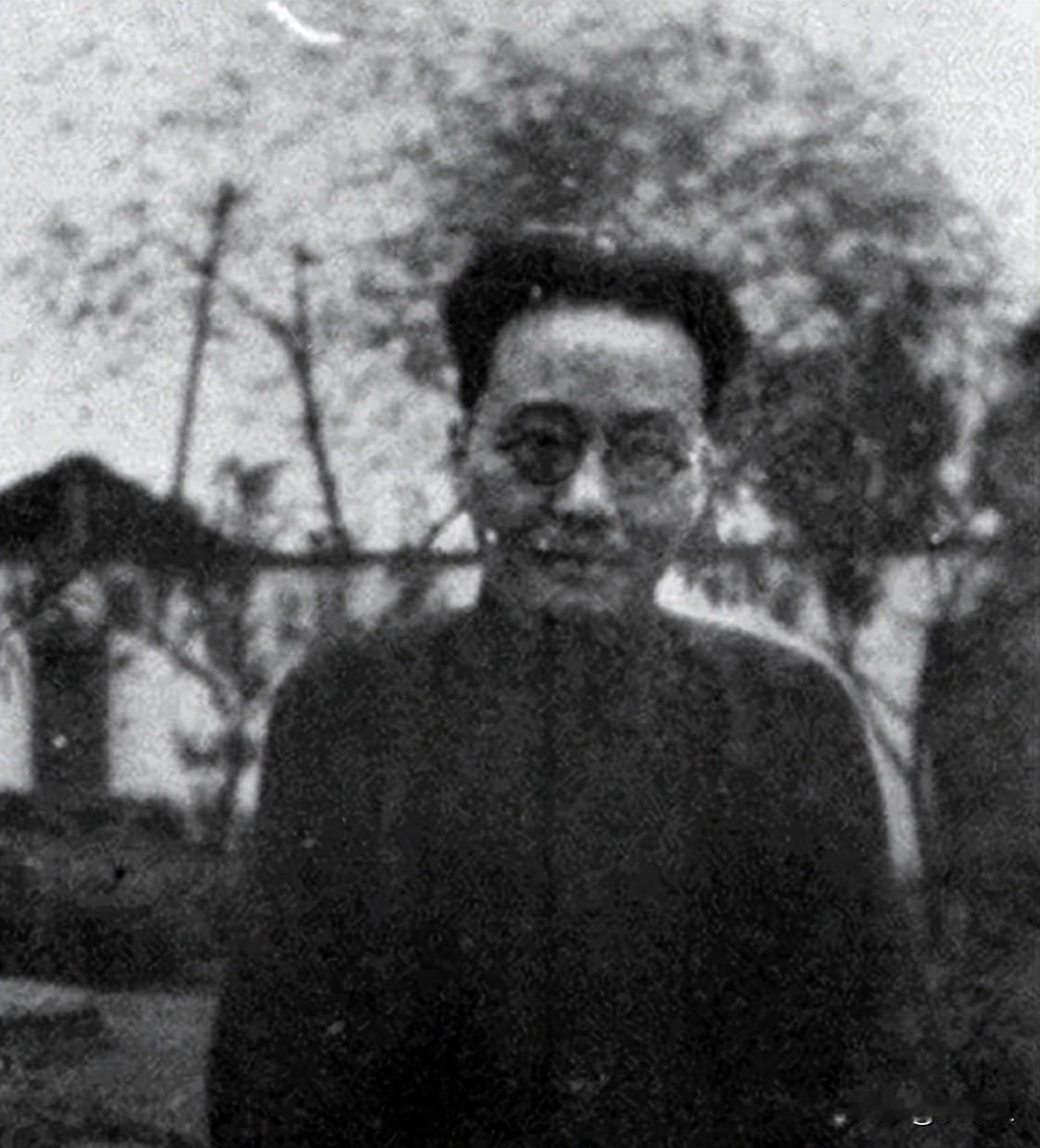 1975年，周养浩作为最后一批特赦战犯重获自由，放着大陆的宽待不顾，一门心思要去