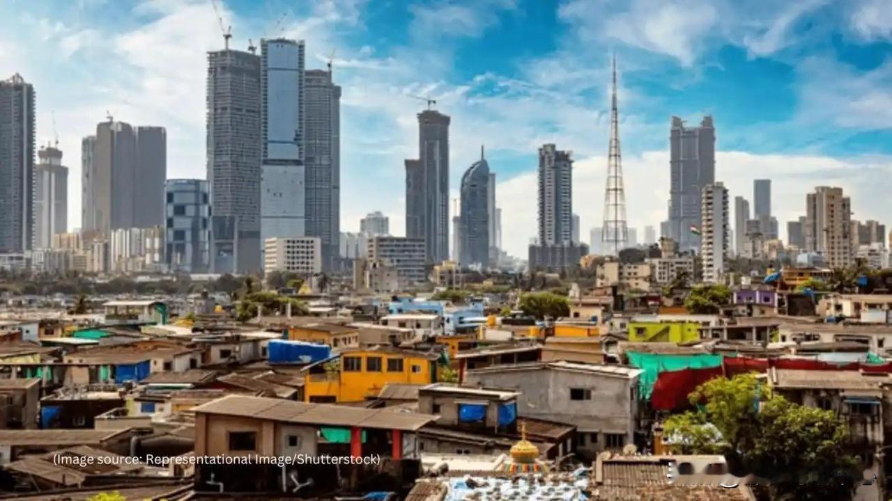 印度人都觉得脏的城市那究竟有多脏:
新发布的《2025 年印度清洁卫生运动》报告