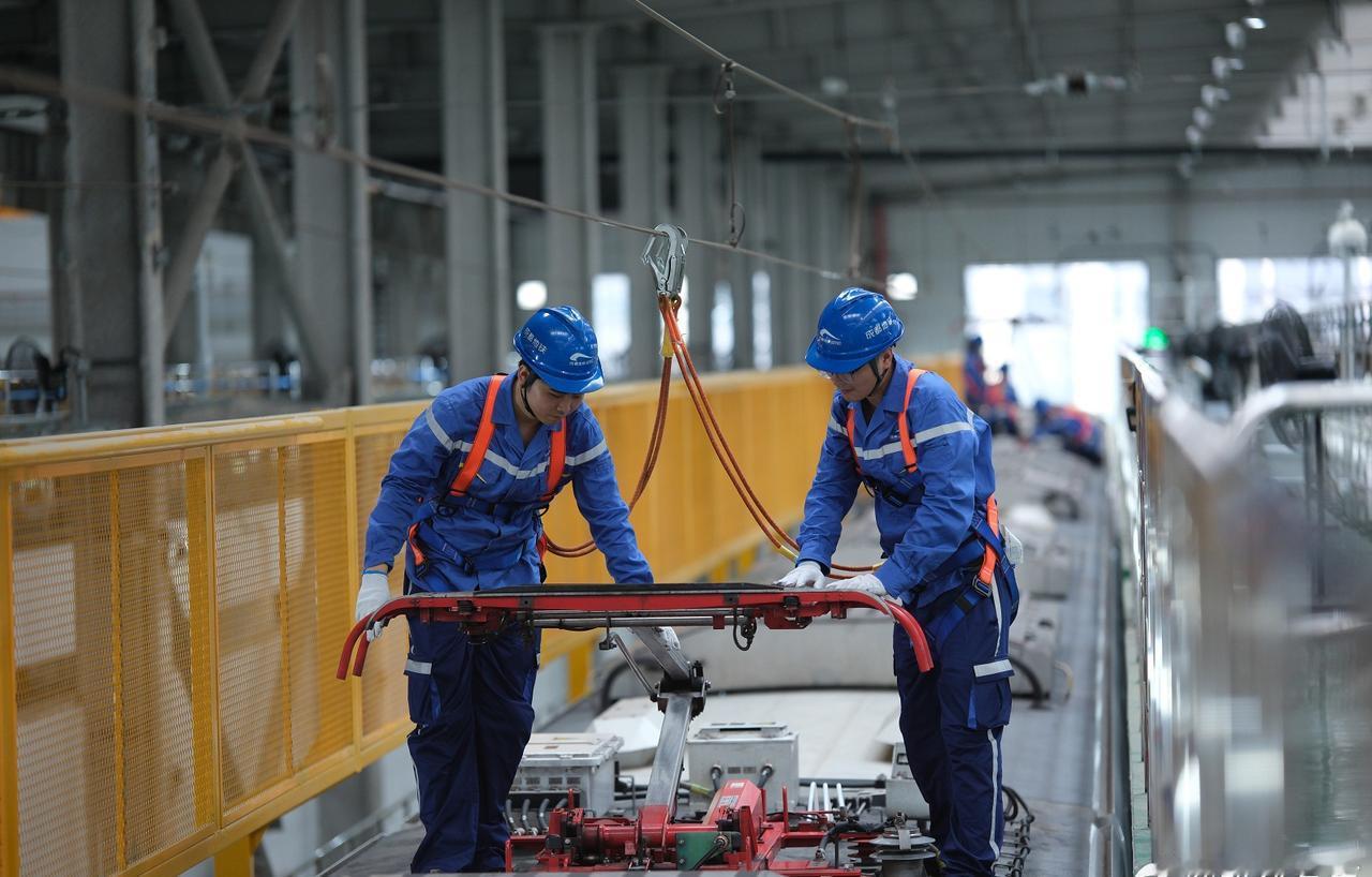 邛崃城市服务台【成都这两条地铁线年内开通】即将进入11月，成都轨道交通多条地铁线