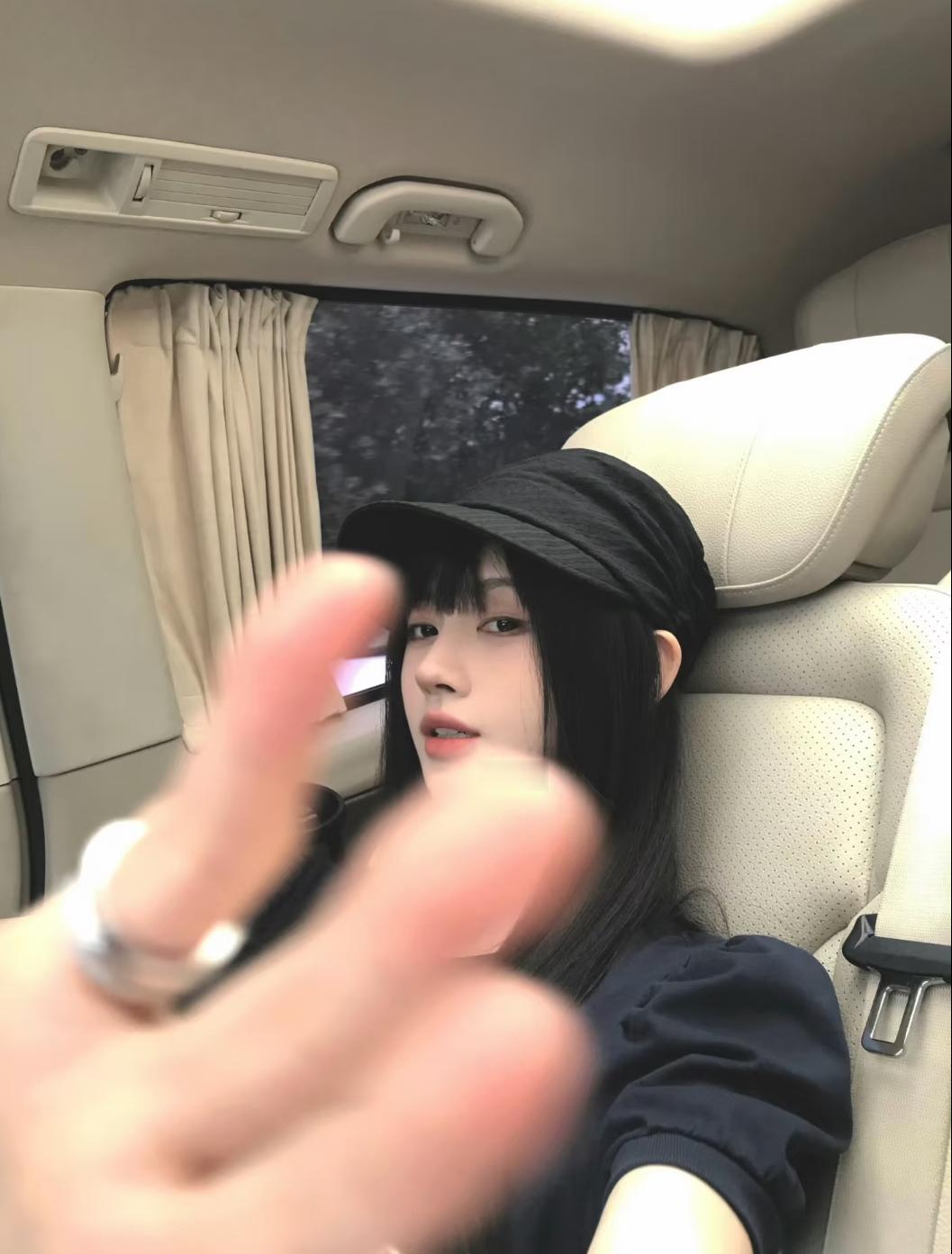 🍊鞠婧祎姜黎非💙鞠婧祎千香生活就像小猫拔牙 痛 却无法自拔>_ <