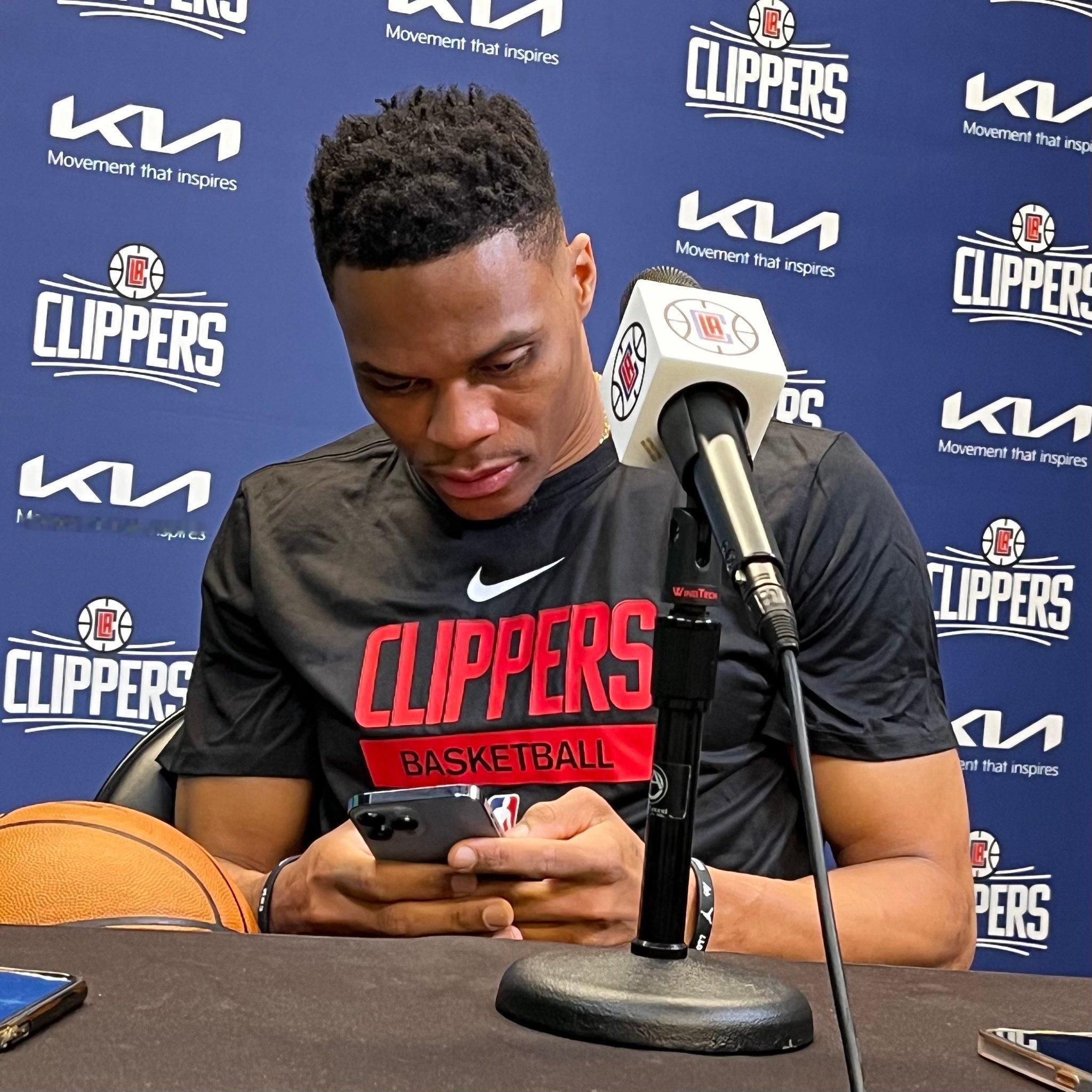 你们有什么想说的？[并不简单]#快船vs太阳# ​​​